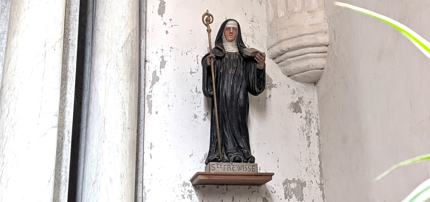 vue de la statue de Sainte Frévissedans l'église de Bomy