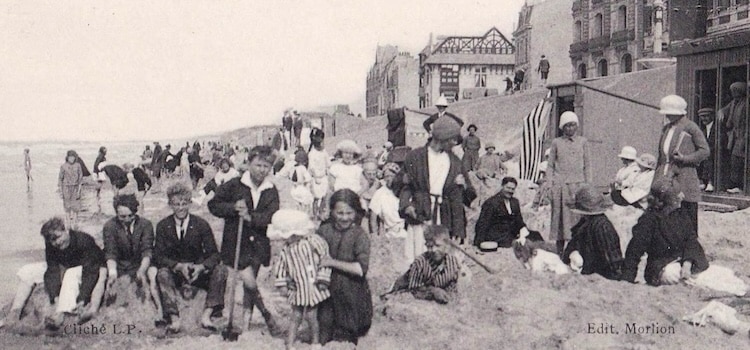 Baigneurs sur la plage de Bray-Dunes à la belle époque